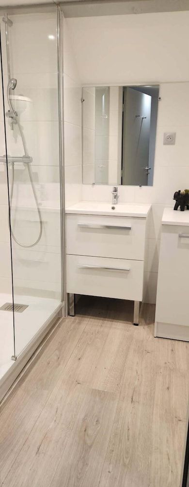 Break Hotel Studio 2