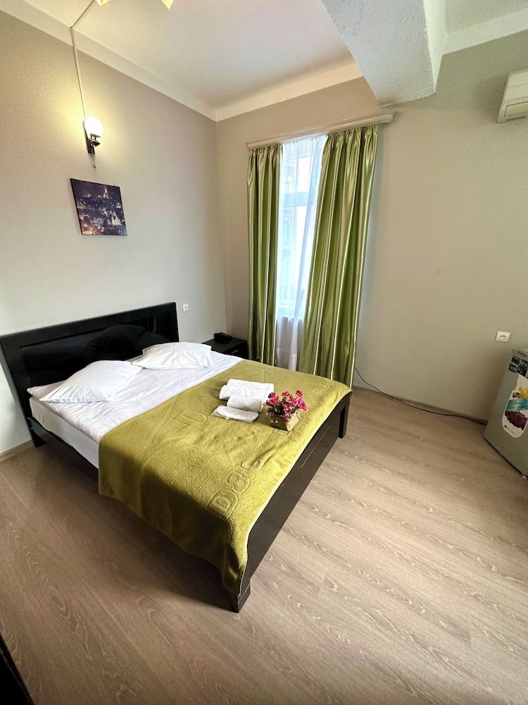 Qeroli old town Economy Double or Twin Room 6