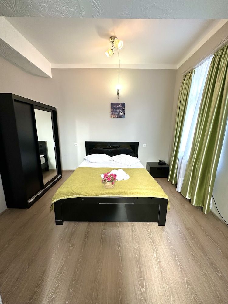 Qeroli old town Economy Double or Twin Room 4