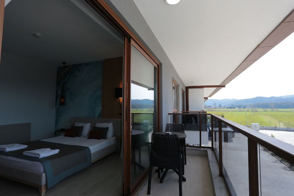 Çalcalar Hotel Standard Room 16