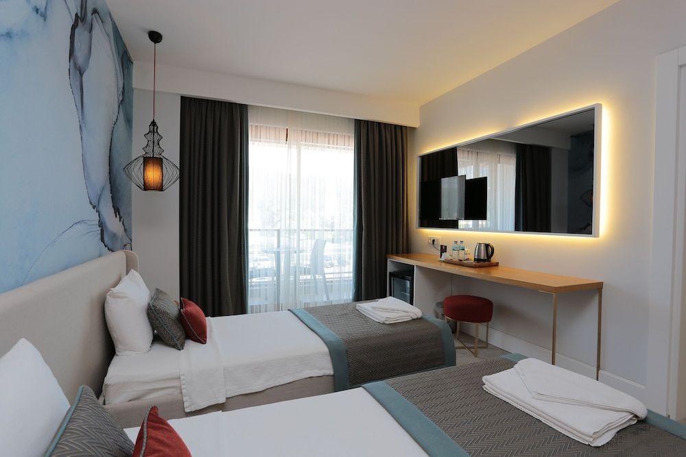 Çalcalar Hotel Family Room 4