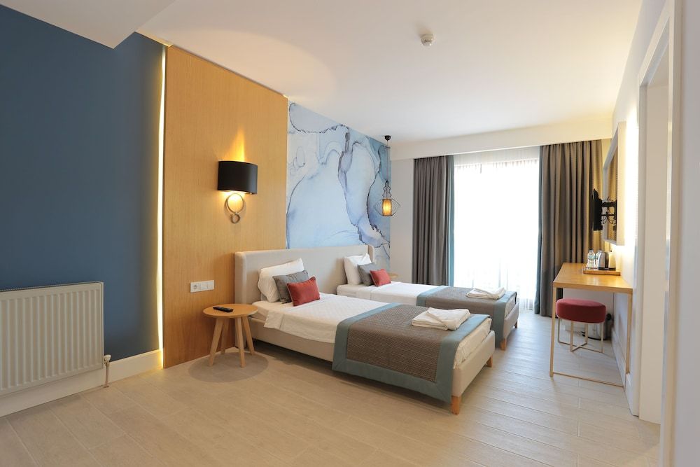 Çalcalar Hotel Family Room 5