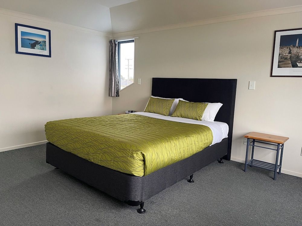 Bassingers Motor Lodge Studio 4