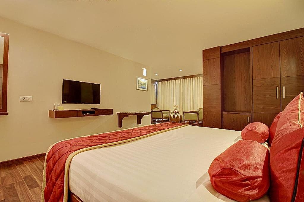 Monarch Brigade Road Executive Room 12