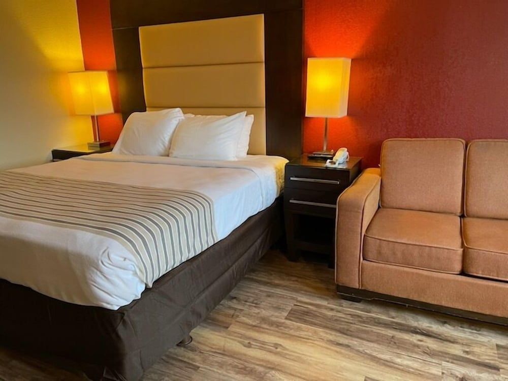 Suite, 1 King Bed, Non Smoking