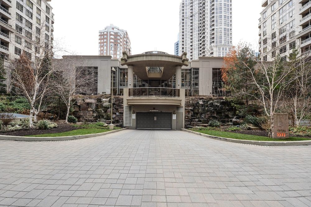 undefined PlanURstay - Mississauga Downtown Square One