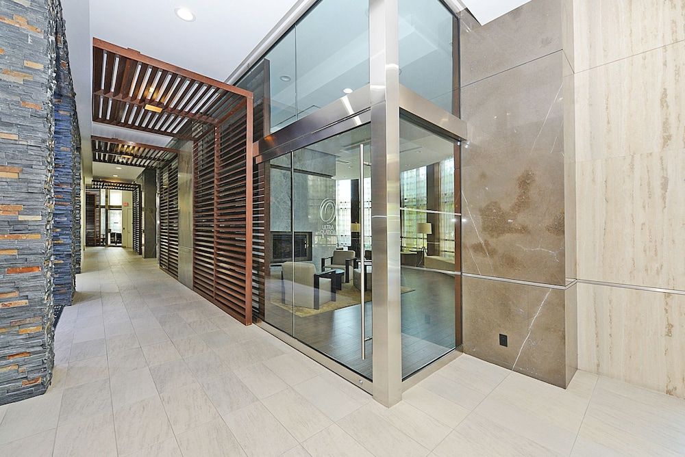 undefined PlanURstay - Mississauga Downtown Square One 8