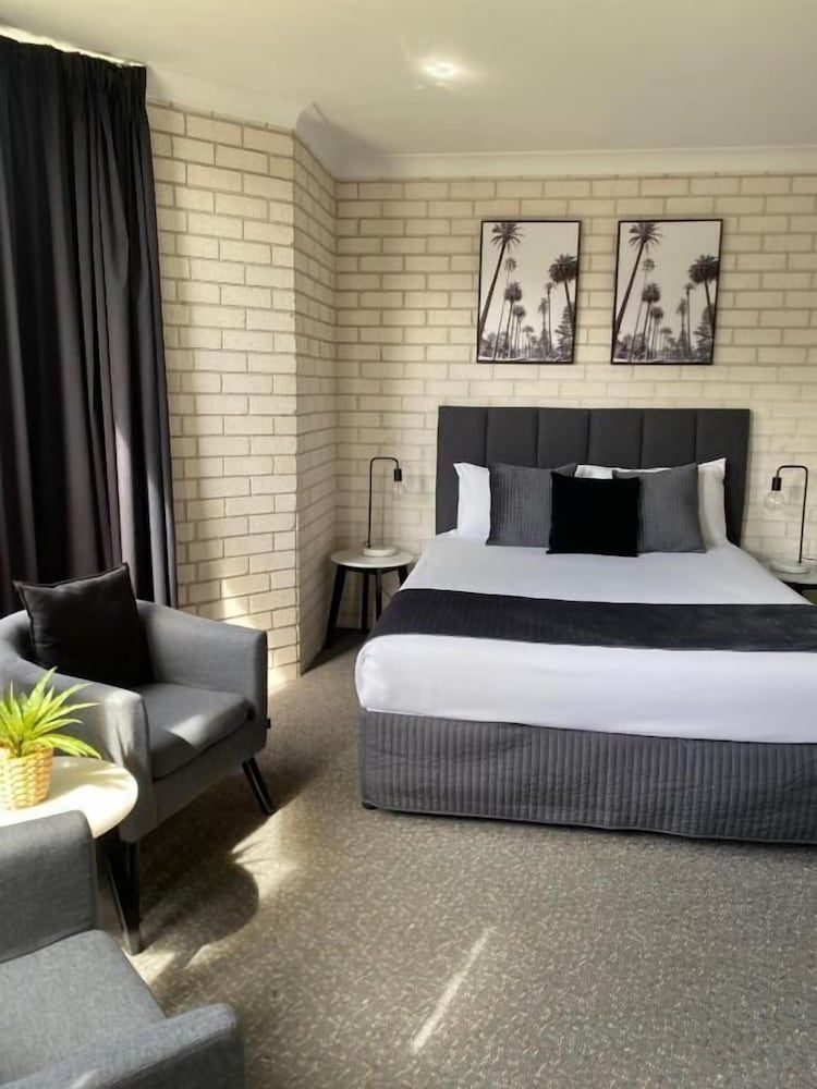 Deluxe Room, 1 Queen Bed