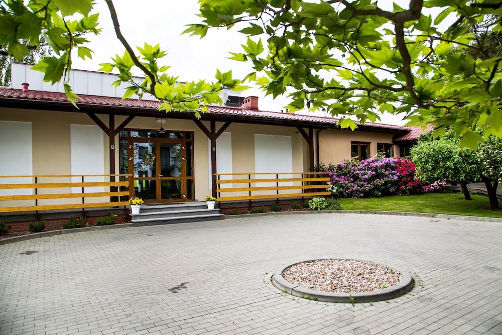 undefined Hotel Platan 5