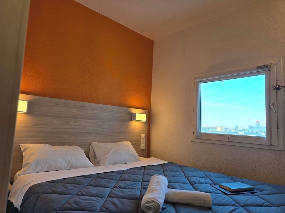 Premiere Classe Lyon Beynost Standard Room, 1 Double Bed 3