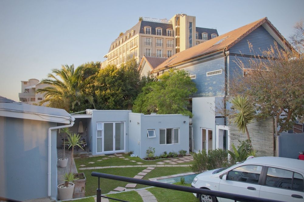 undefined Atlantic Point Backpackers 8