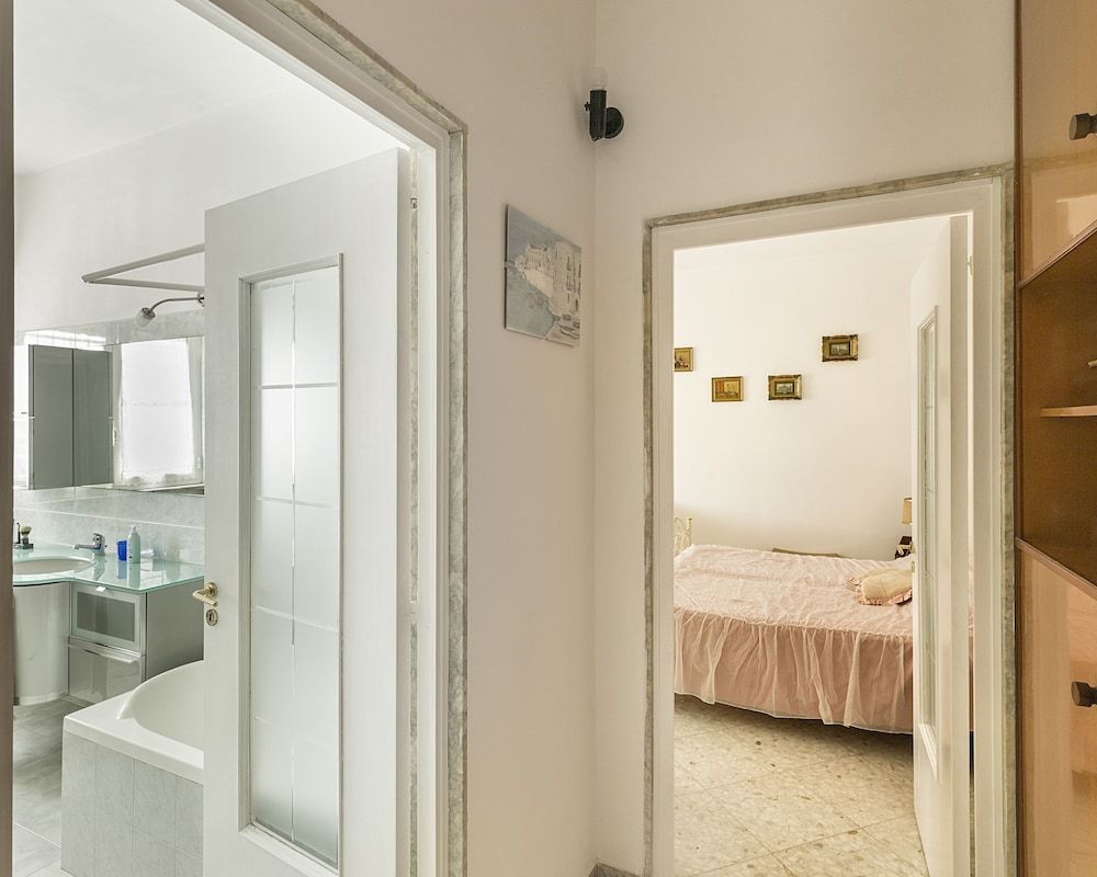 undefined B&B Limited Edition 10