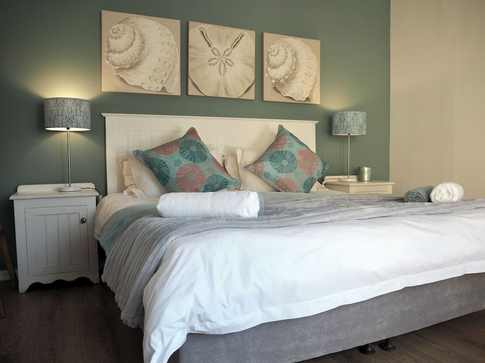 African Breeze Guest House Deluxe Double Room 2