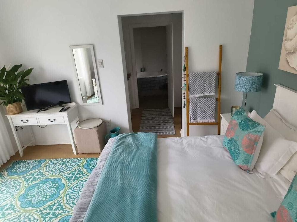 African Breeze Guest House Deluxe Double Room