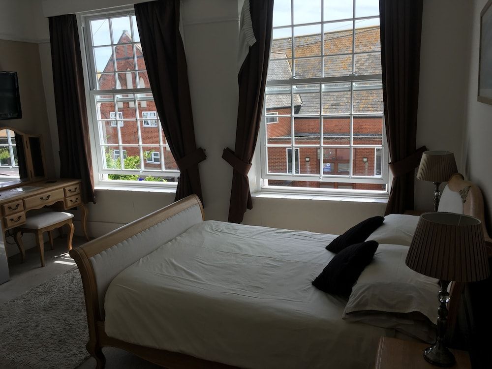 Wellington Hotel Standard Double Room, Ensuite, Sea View 2