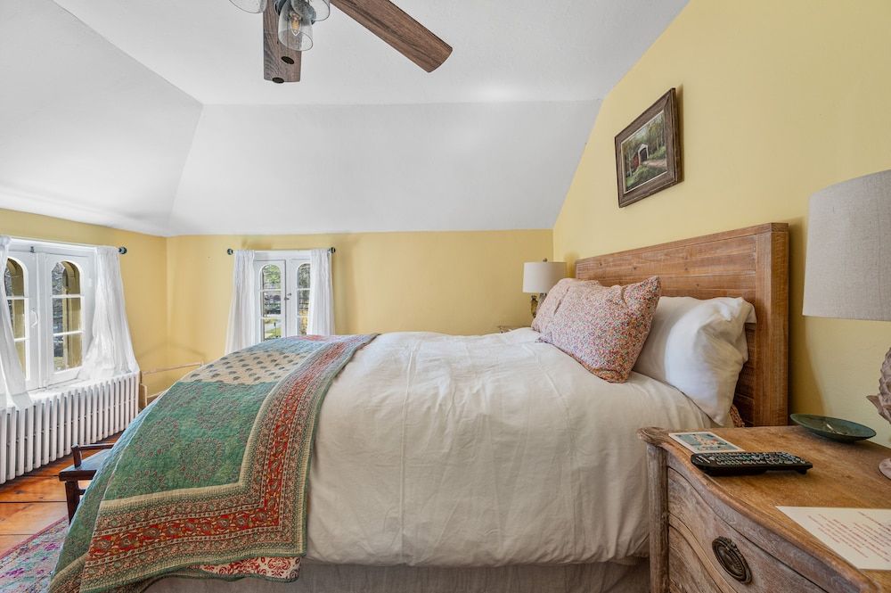 The Gables of Rhinebeck Inn Deluxe Double Room, 2 Bedrooms, Non Smoking 5