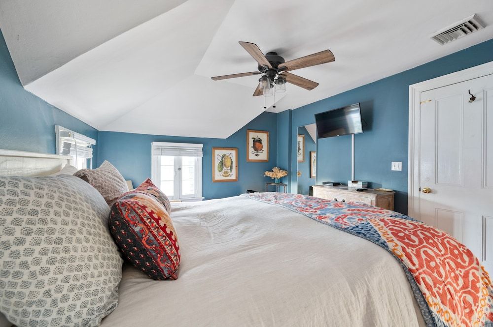 The Gables of Rhinebeck Inn Deluxe Room, 1 Queen Bed, Non Smoking 2