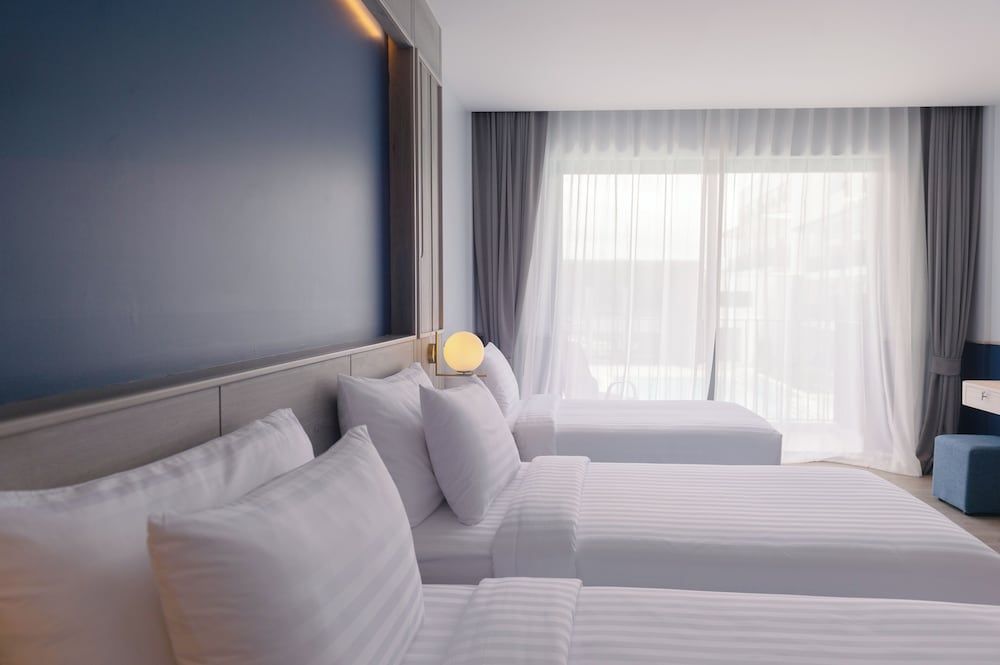 Seabed Grand Hotel Phuket Deluxe Triple Pool View Room