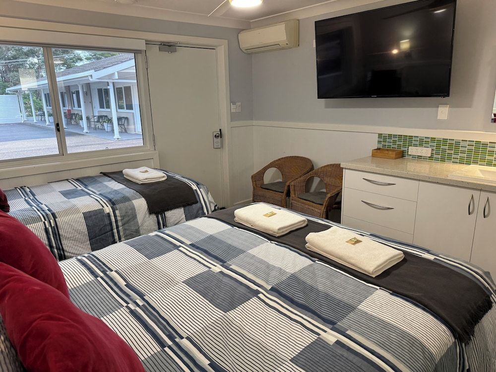 Ulladulla Motel Twin Room 8