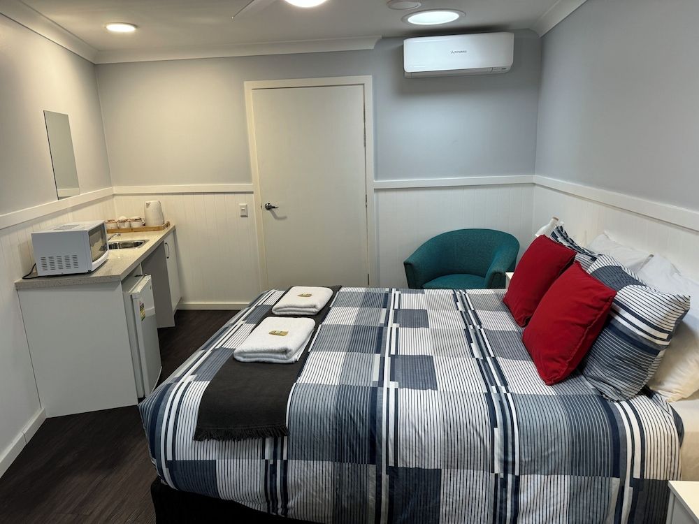 Ulladulla Motel Queen Room 7