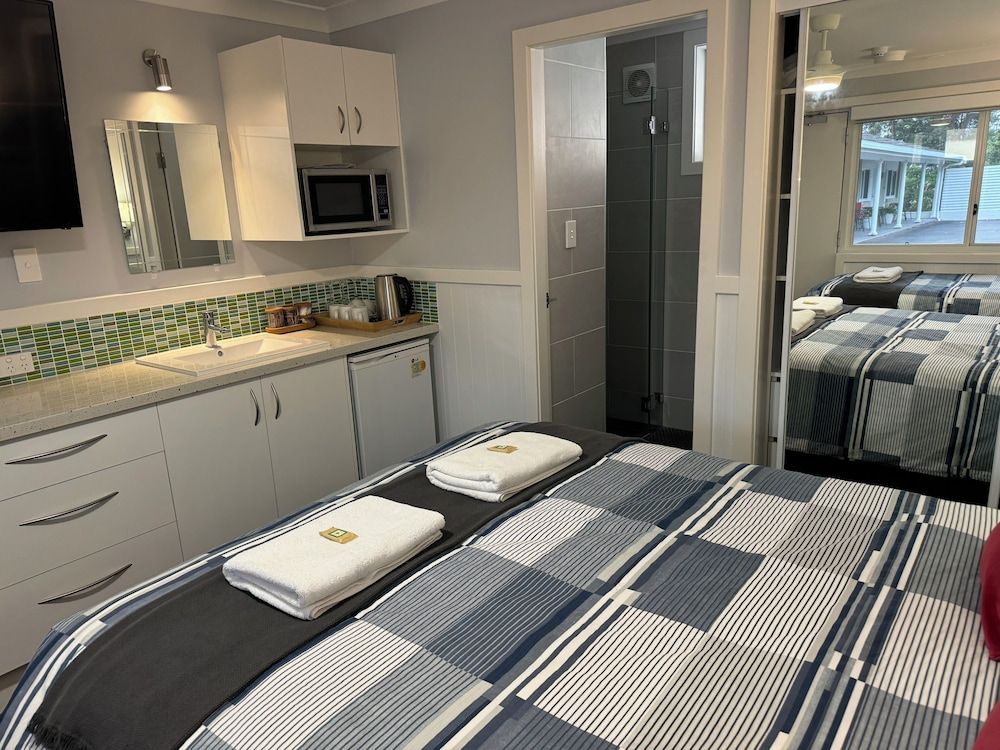 Ulladulla Motel Twin Room 9