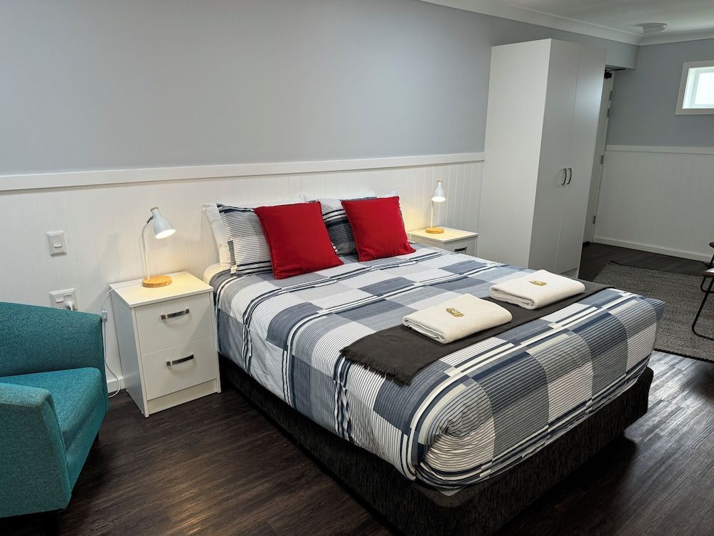 Ulladulla Motel Queen Room 6