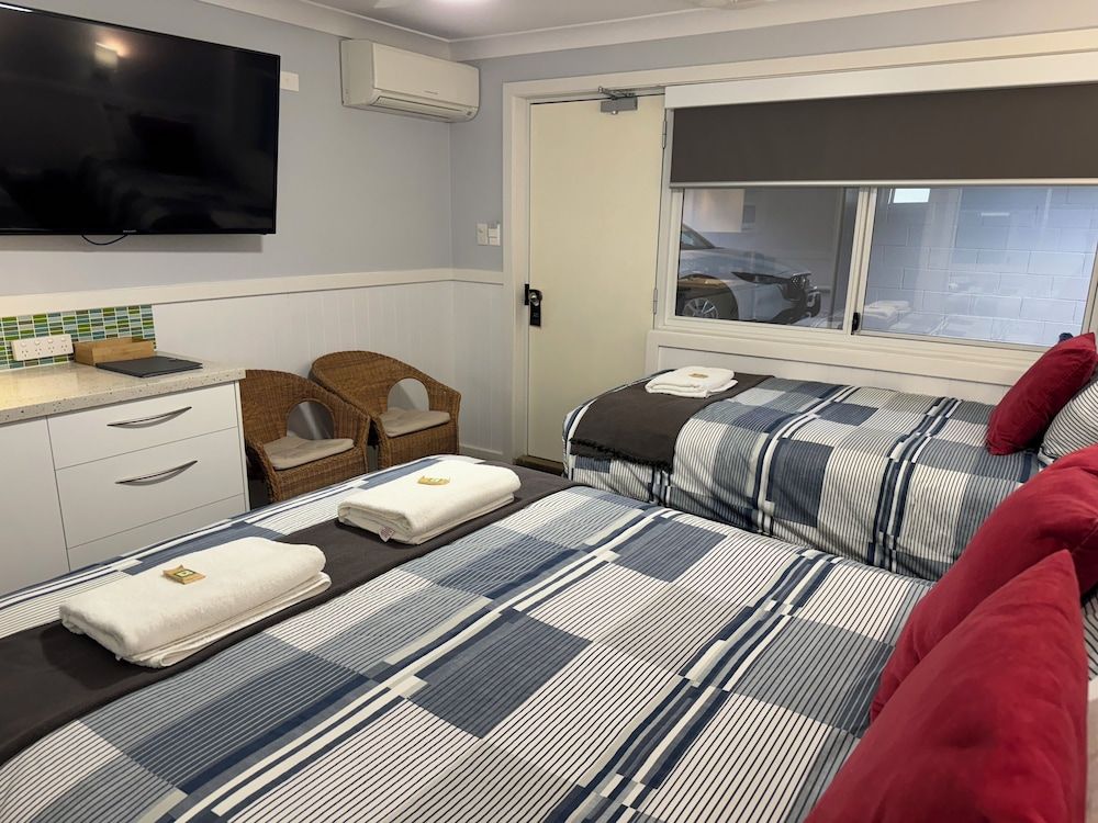 Ulladulla Motel Twin Room 2