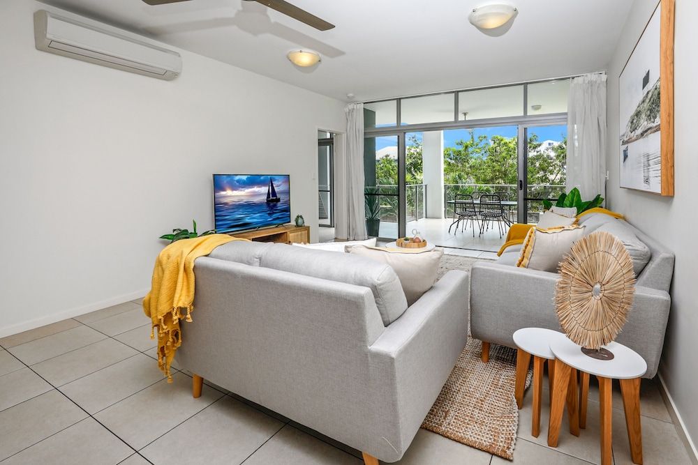 undefined Pool View City Centre Apartment 206 3
