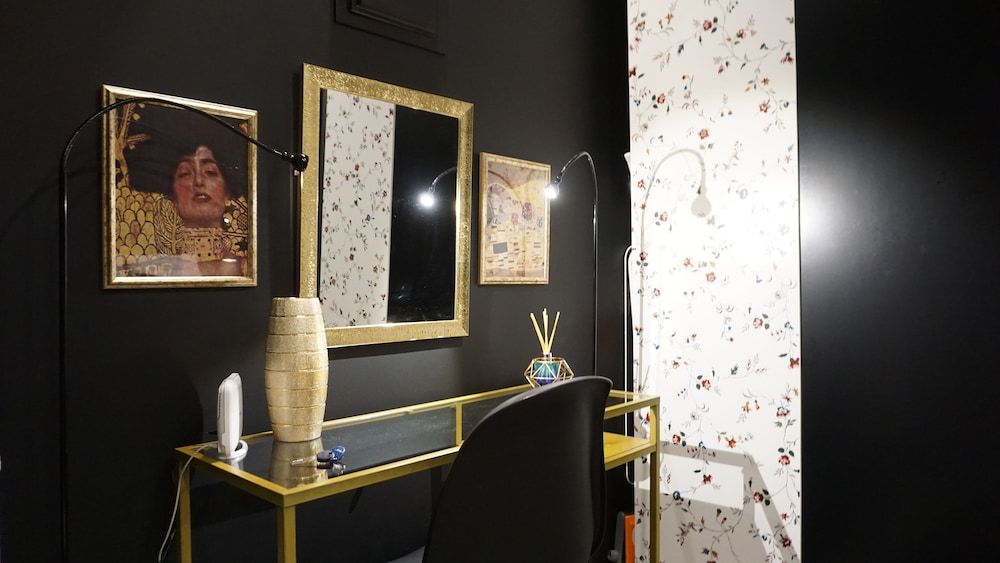 Exclusive Design Studio with Yard Apartment 16