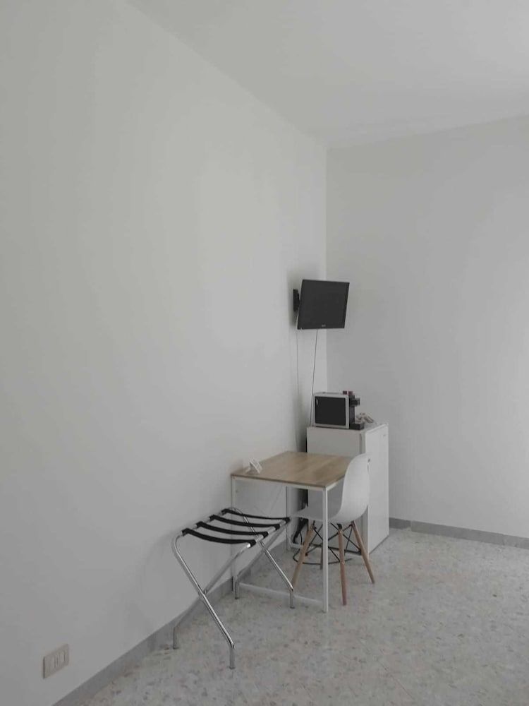 Gatto Bianco Picone 19 Triple Room, Private Bathroom 4