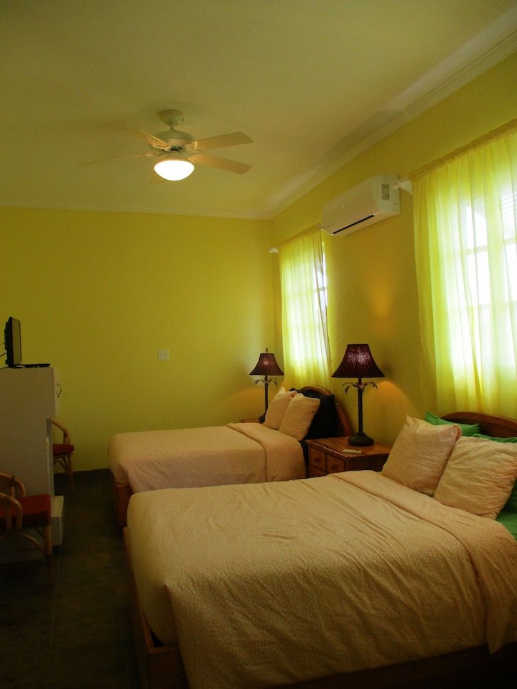 Harlem B & B Family Room, Multiple Beds, Private Bathroom, Partial Sea View 2