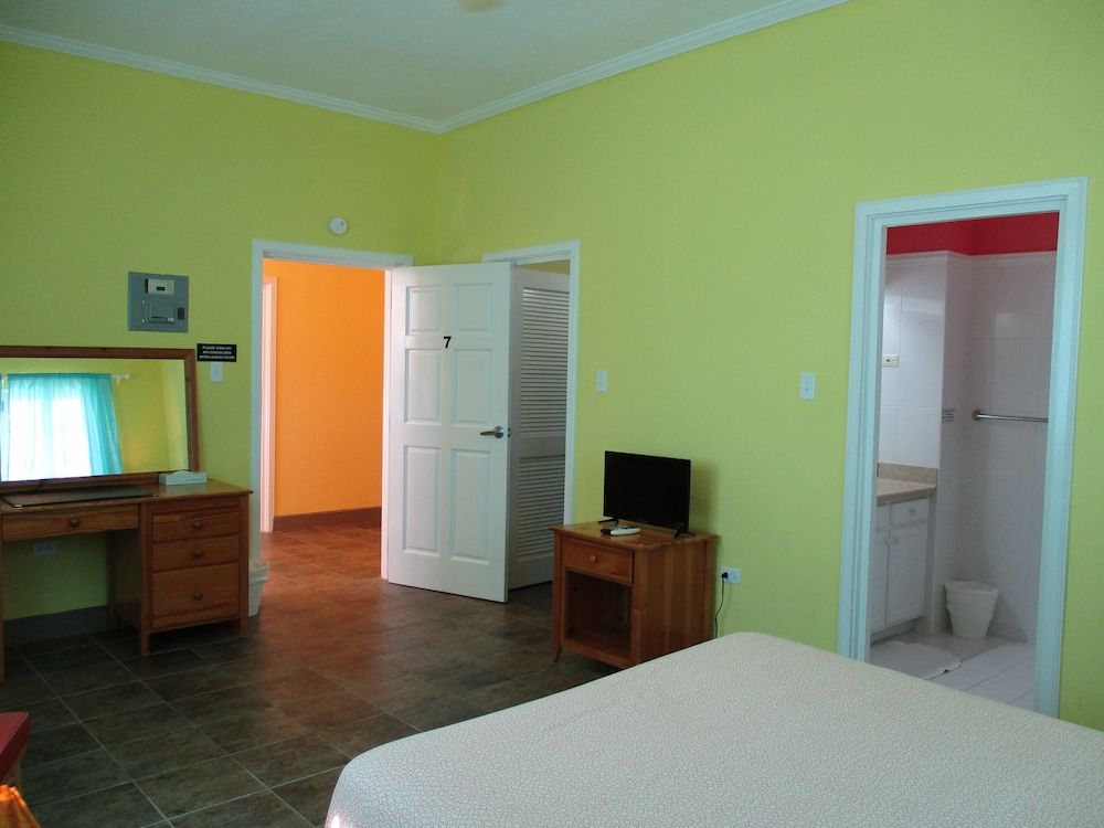 Harlem B & B Classic Room, Private Bathroom, Ground Floor 5