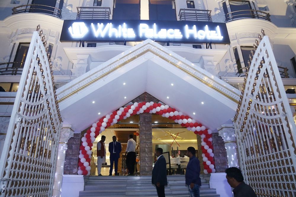 undefined White Palace Hotel 6