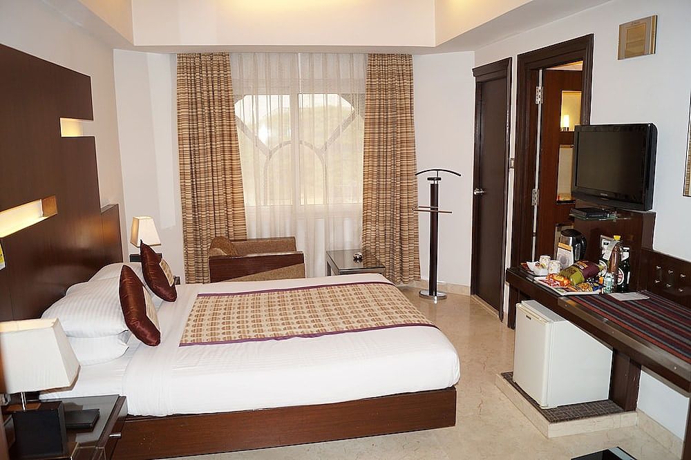 The President Hotel Luxury Room 7