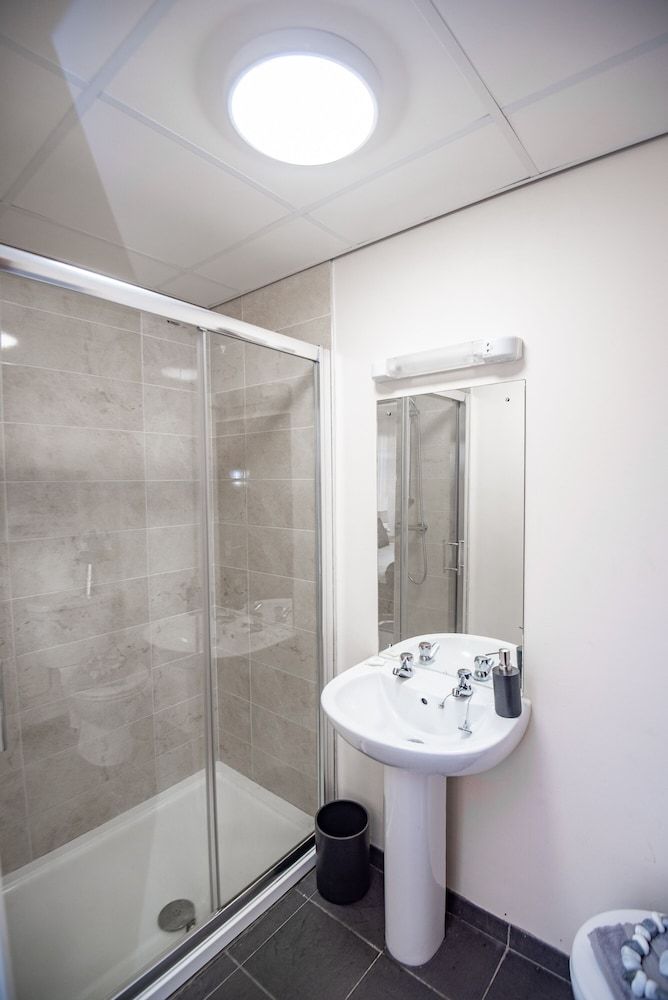 MARS Hotel Seaview Blackpool Standard Twin Room, 2 Twin Beds 5