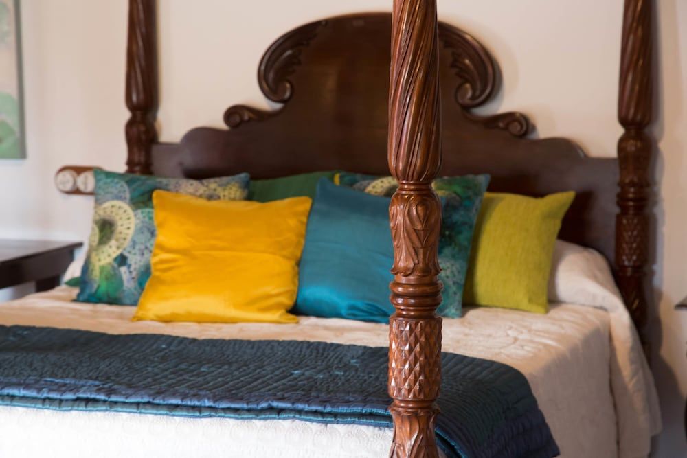 Suite (#6 Antigua)