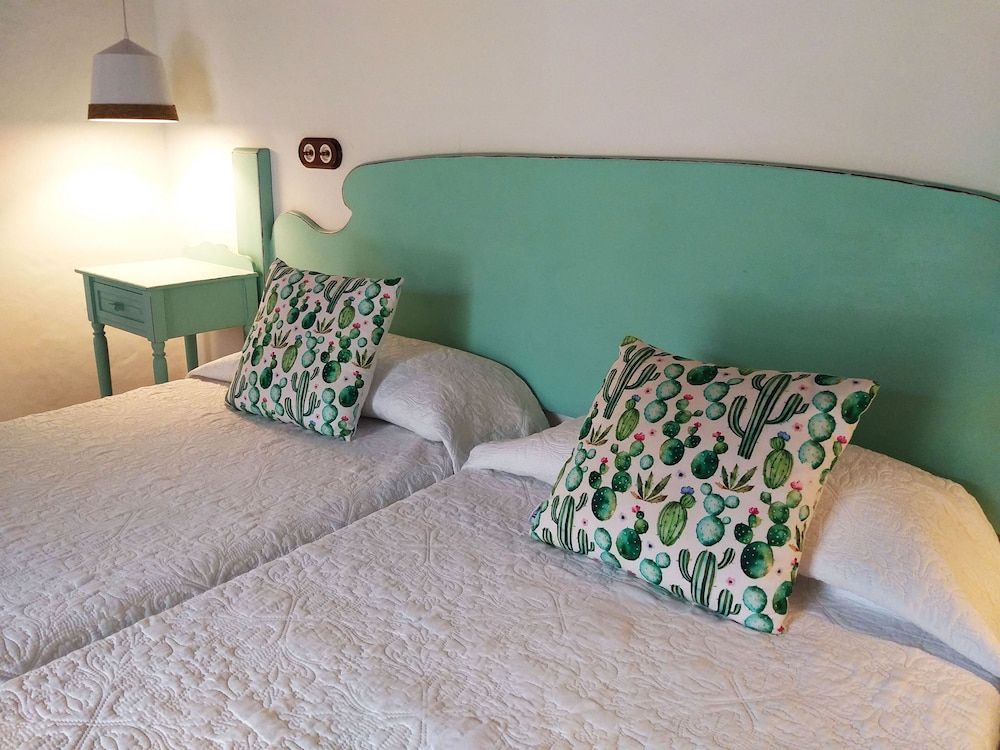 Standard Twin Room (#9 Guisguey)
