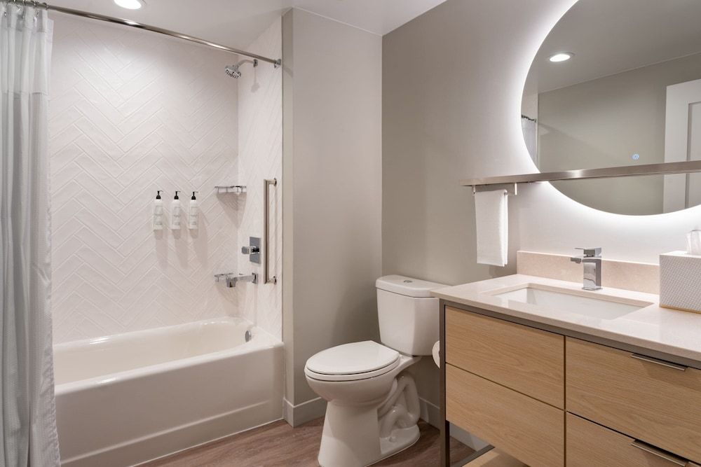 Studio, 2 Queen Beds (Hearing Accessible)