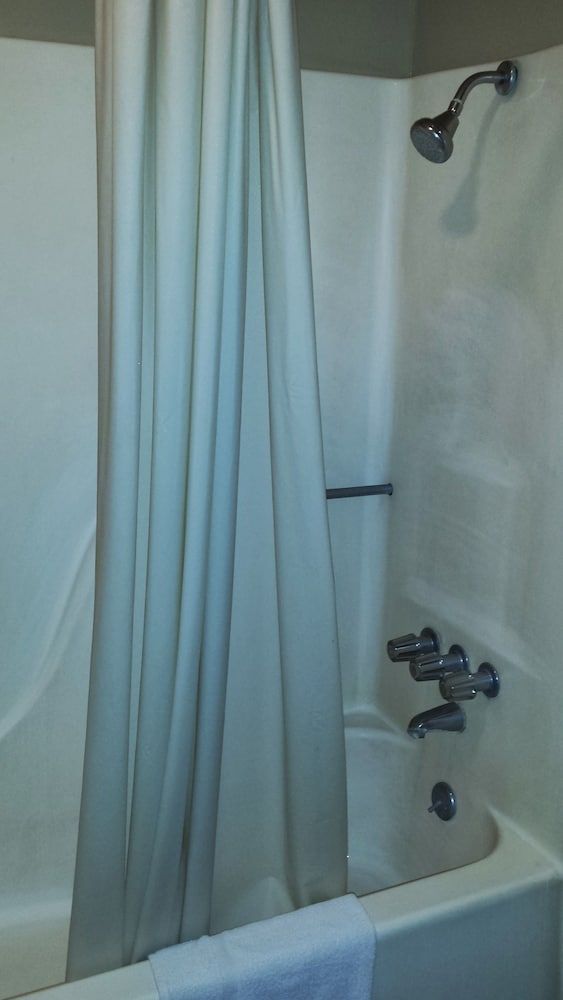 Carefree Inn Flatonia Standard Room, 1 King Bed, Non Smoking 8