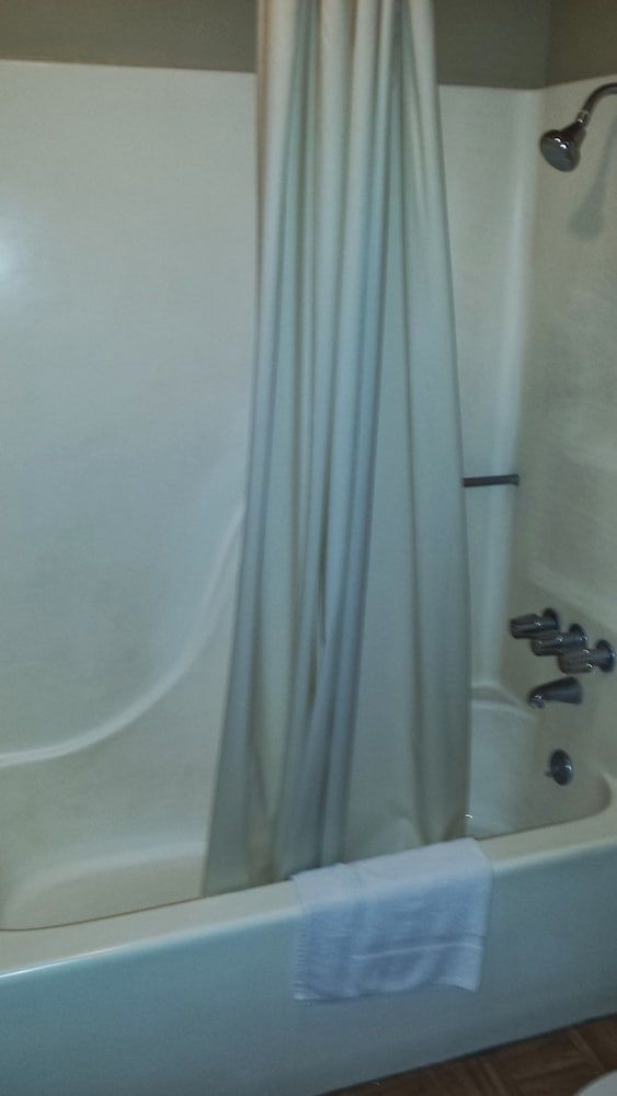 Carefree Inn Flatonia Standard Room, 1 King Bed, Non Smoking 7