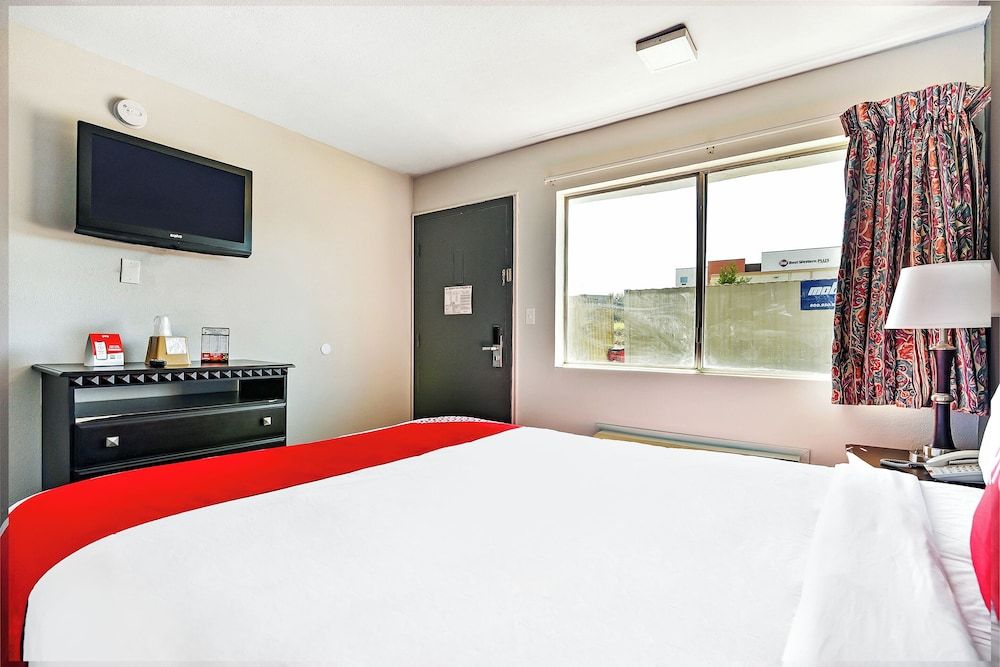 Premium Room, 1 King Bed, Smoking