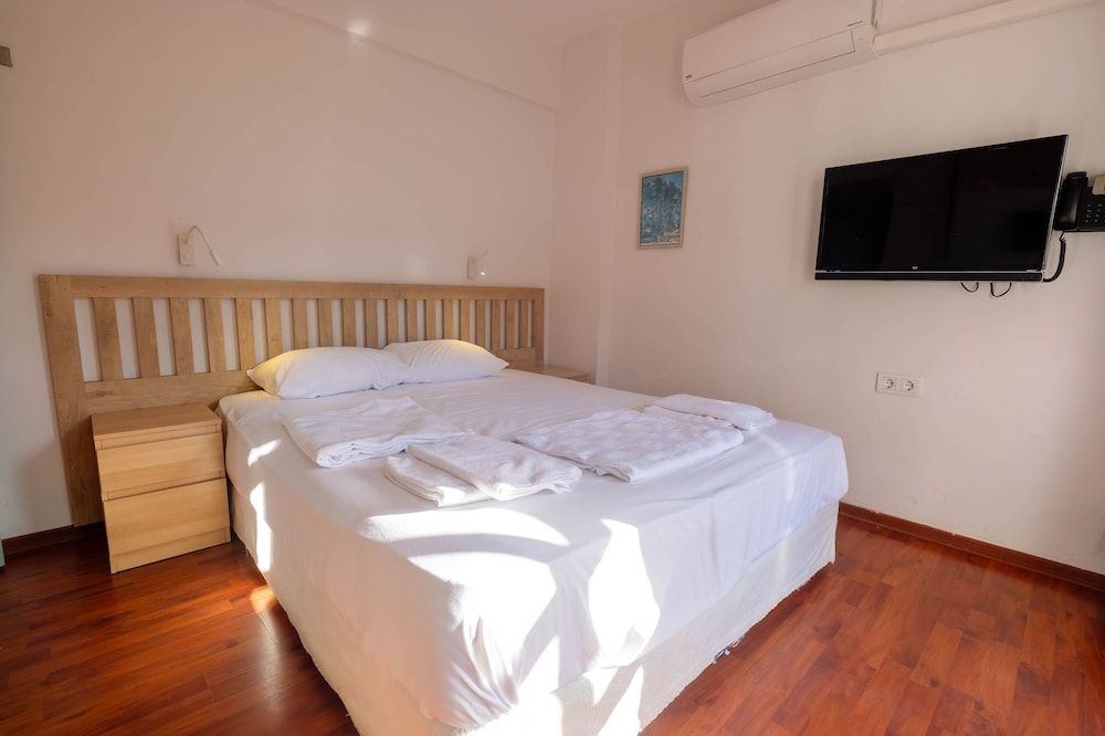 Diplomat Hotel Family Suite, Mountain View, Beachfront 8