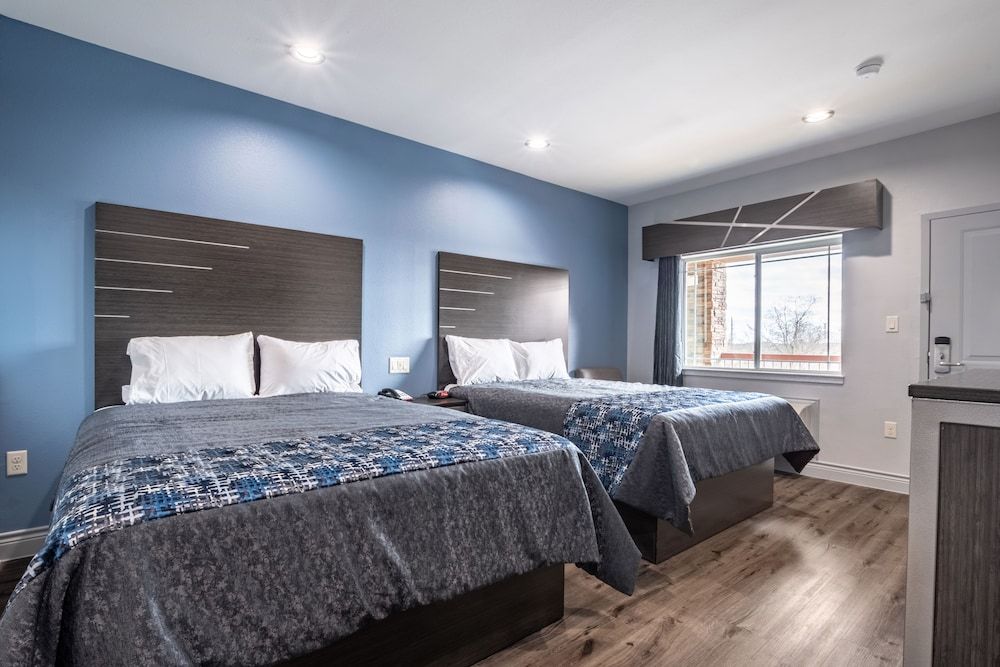 Scottish Inns Katy Basic Room, 2 Queen Beds, Smoking