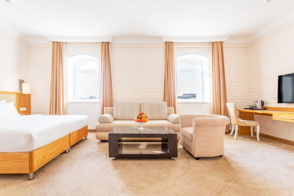 Deluxe Double or Twin Room, 1 King Bed, City View