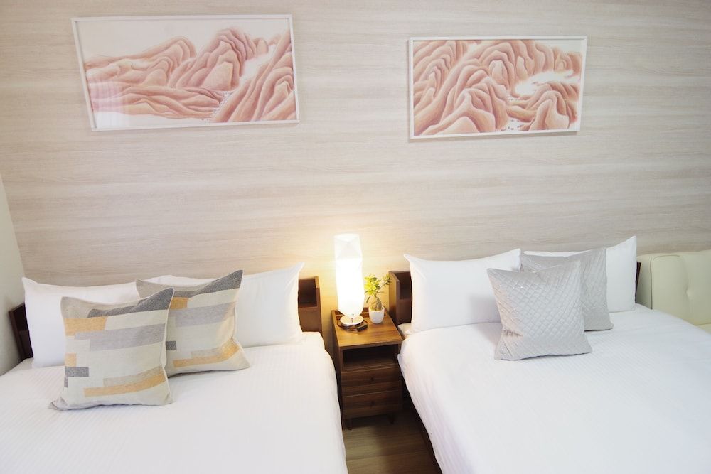 Nipponbashi Art Hotel Room (606) 7