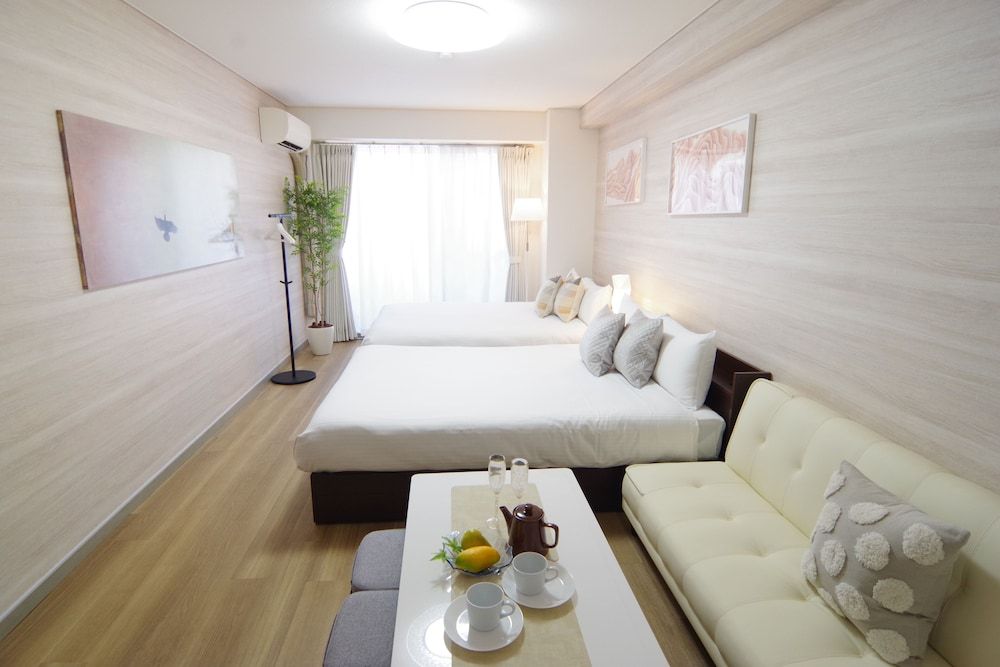 Nipponbashi Art Hotel Room (606) 8