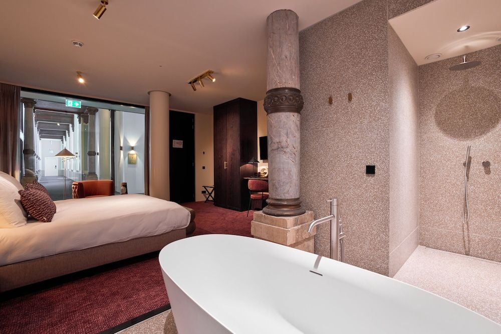 Heavens Hotel Royal Double Room 14