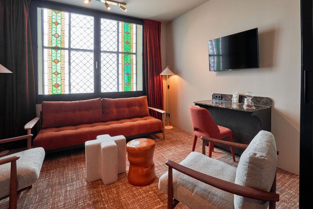 Heavens Hotel Family Quadruple Room 8