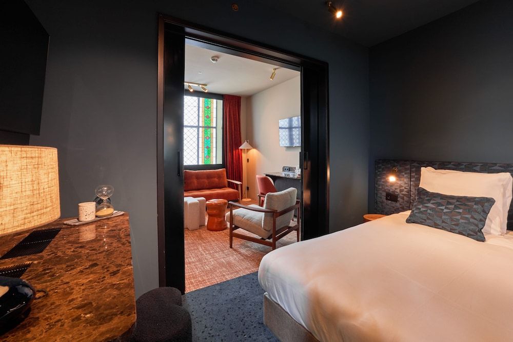 Heavens Hotel Family Quadruple Room 6