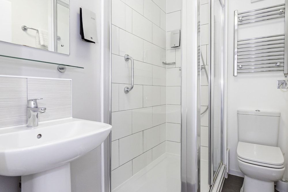 The Majestic Hotel Standard Twin Room, Ensuite 19